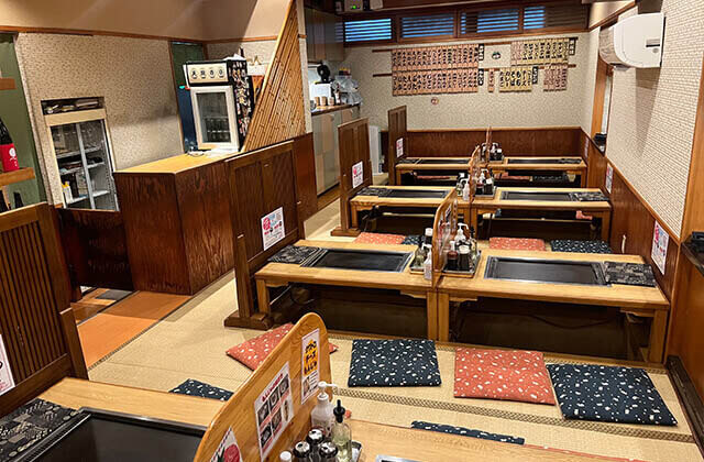 天現寺亭の店内